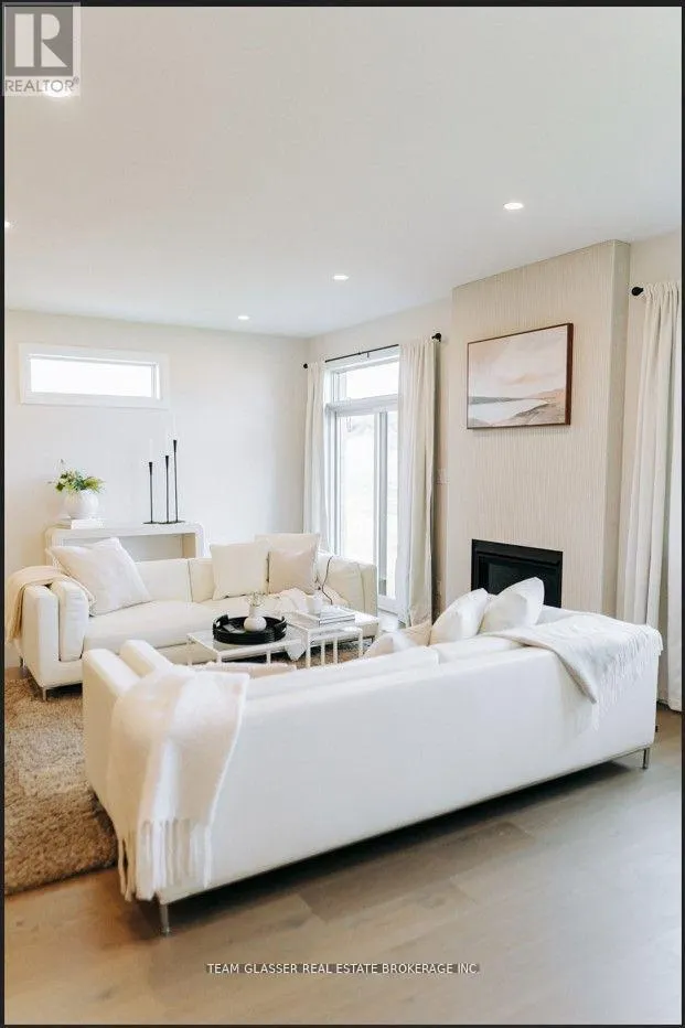 UNIT 28 - 28 DEARING DRIVE, #Unit 28