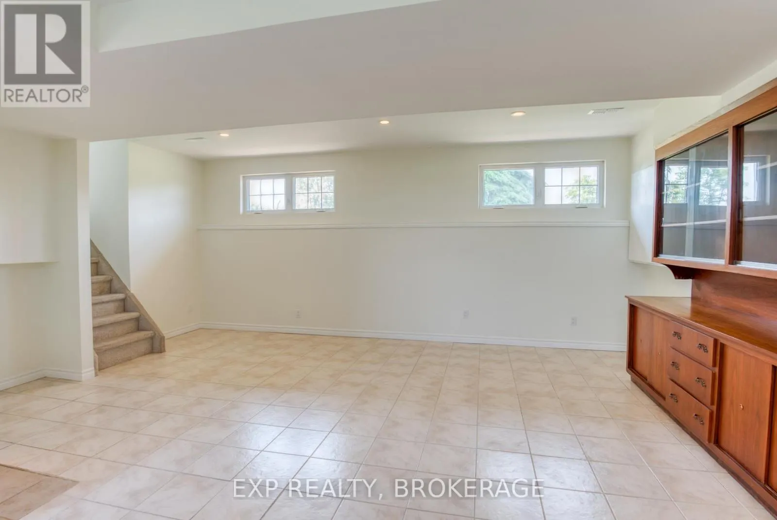 121 IVY RIDGE ROAD