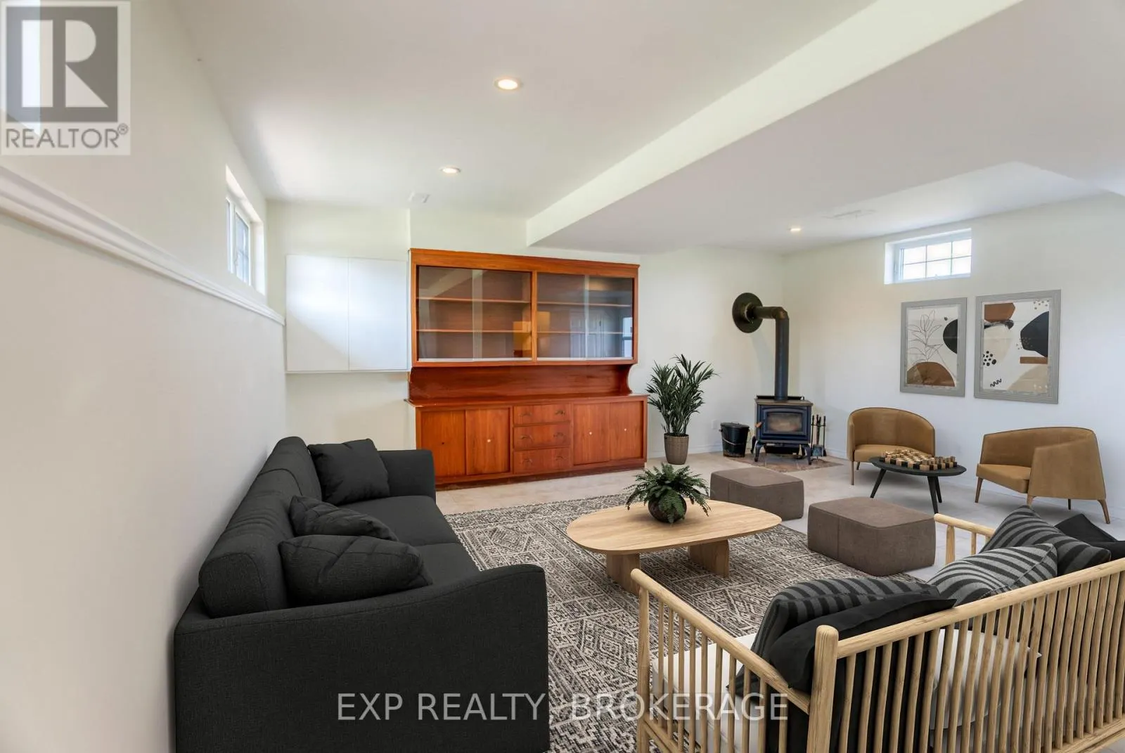 121 IVY RIDGE ROAD