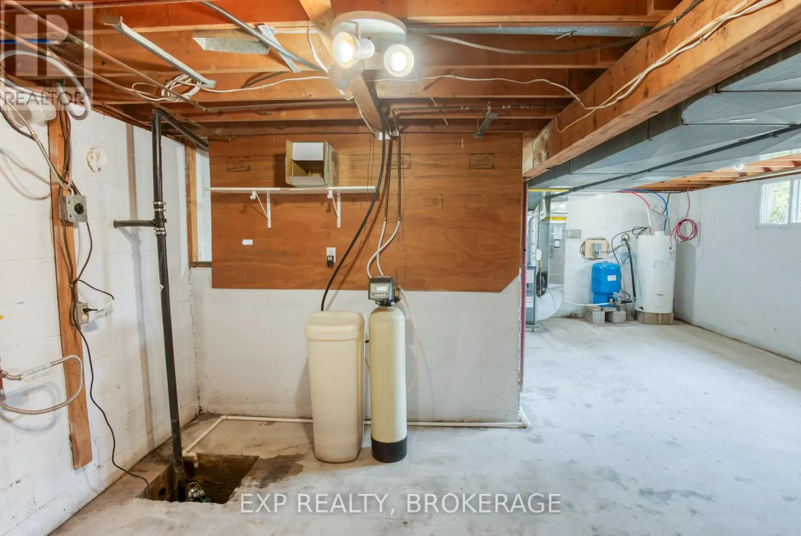 121 IVY RIDGE ROAD