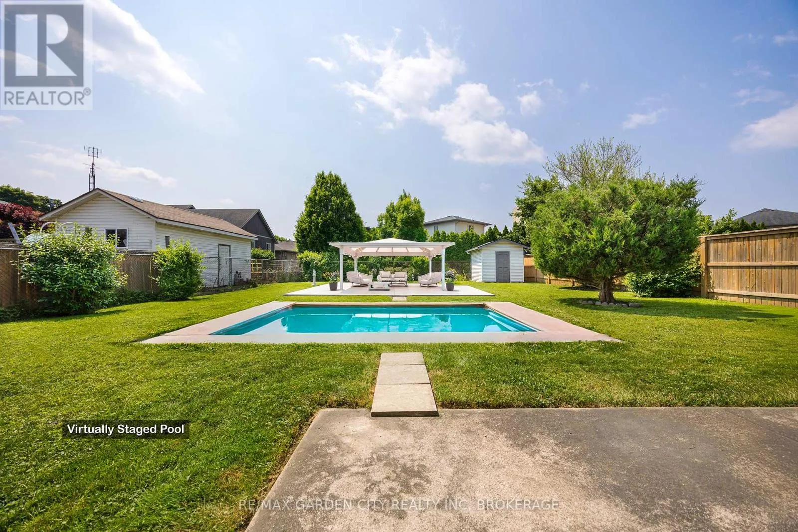 5 WOODGARDEN COURT