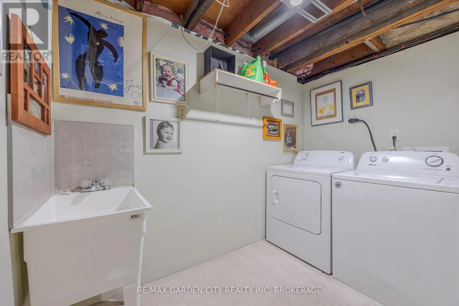 5 WOODGARDEN COURT