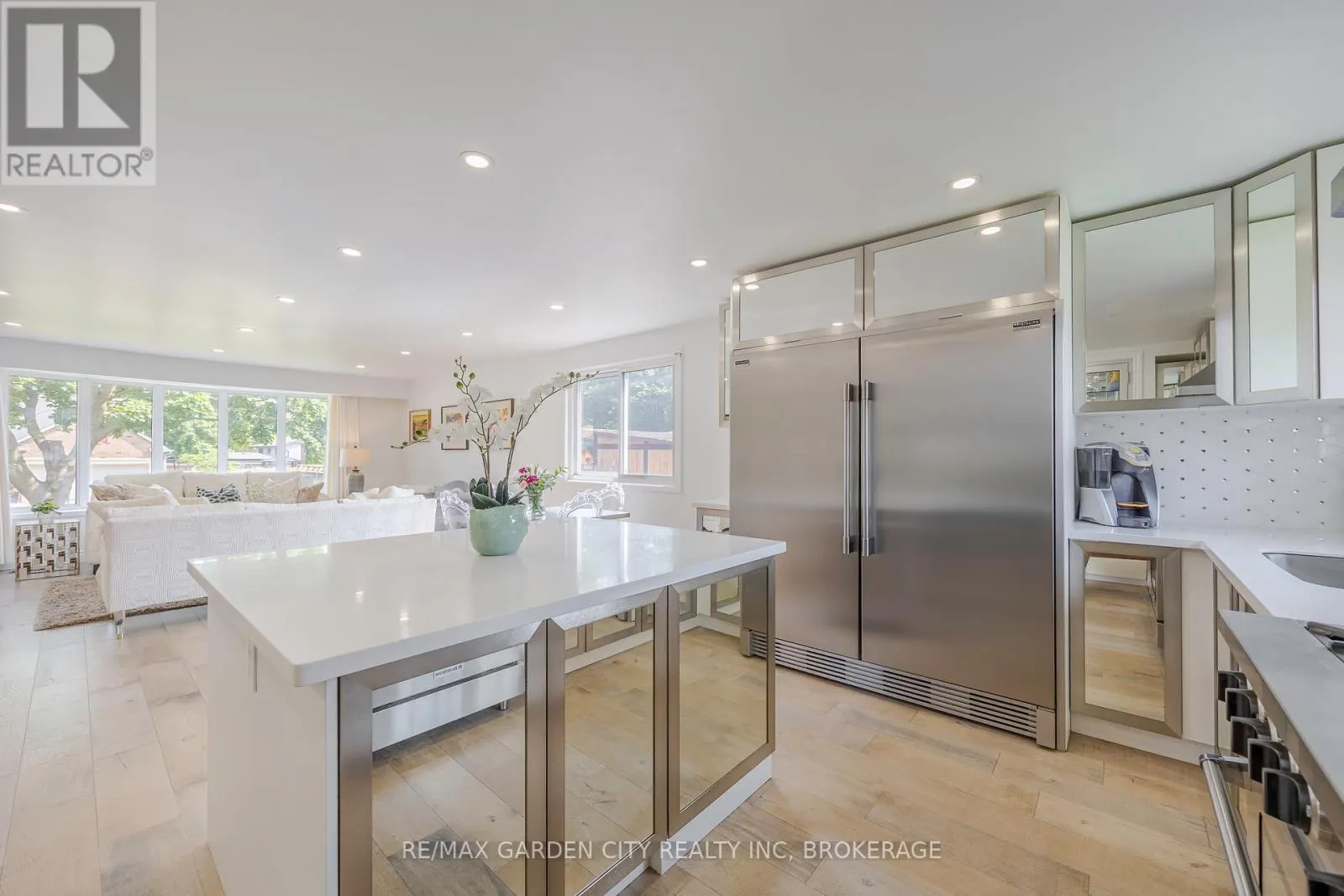 5 WOODGARDEN COURT