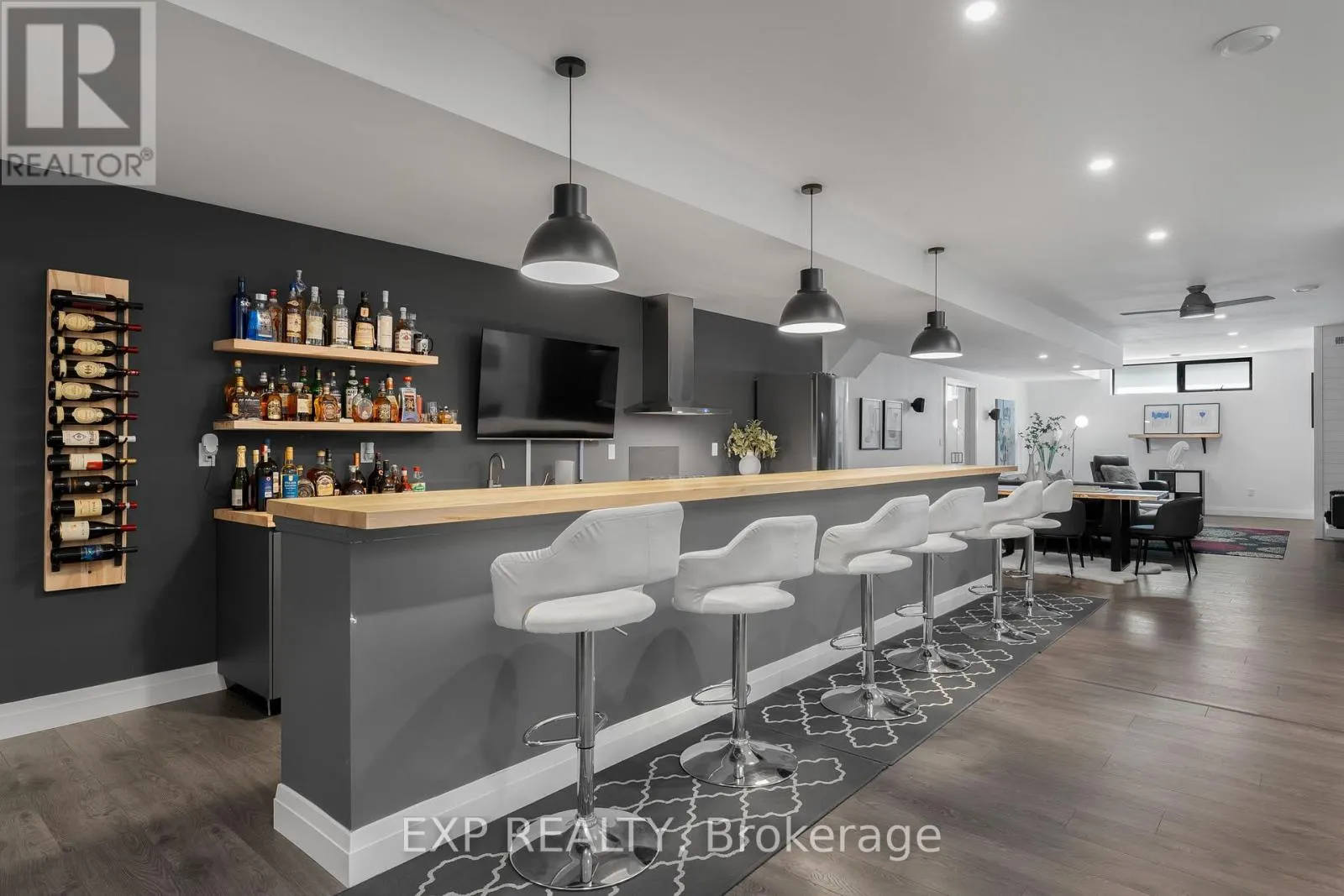 806 ALEXANDER ROAD