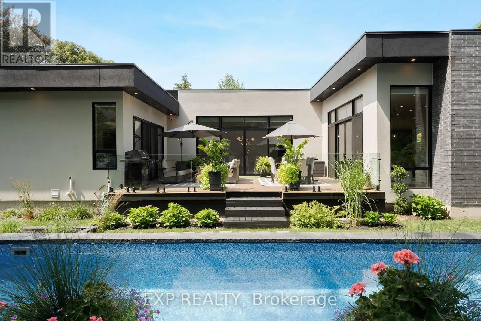 806 ALEXANDER ROAD