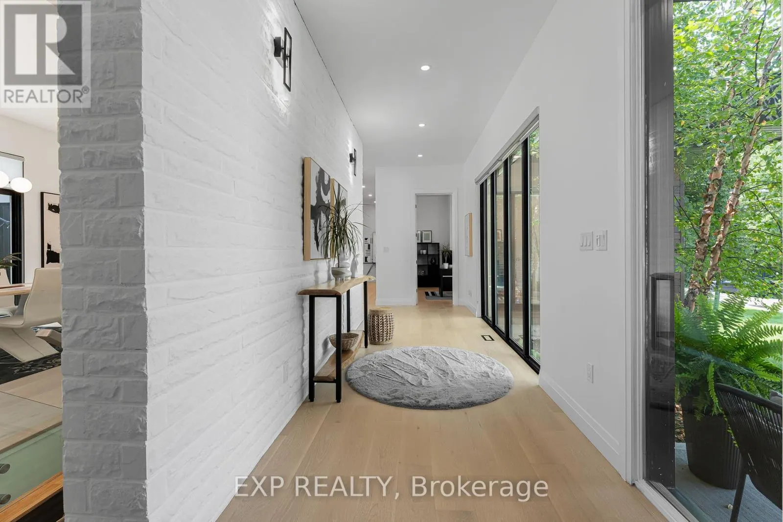 806 ALEXANDER ROAD