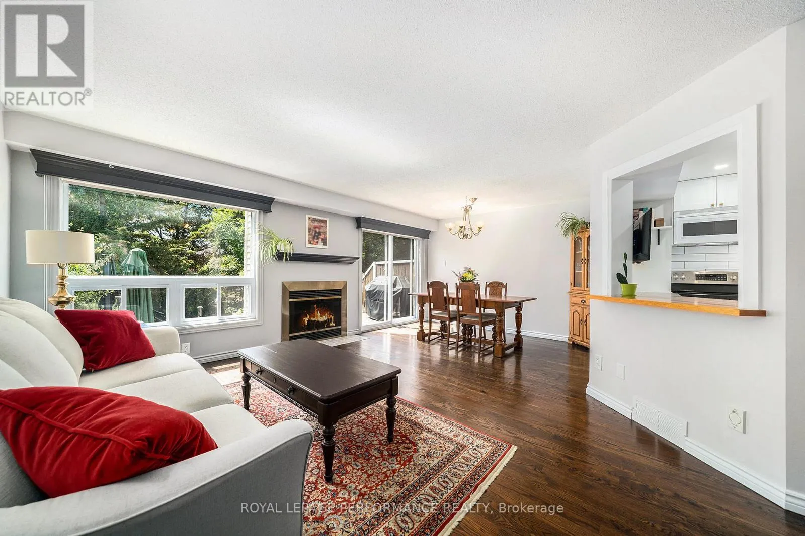 37 WILLWOOD CRESCENT