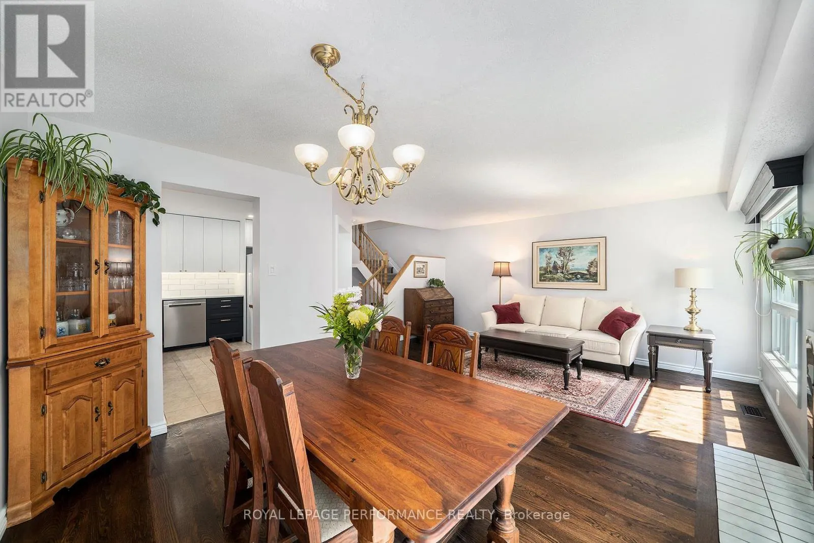 37 WILLWOOD CRESCENT