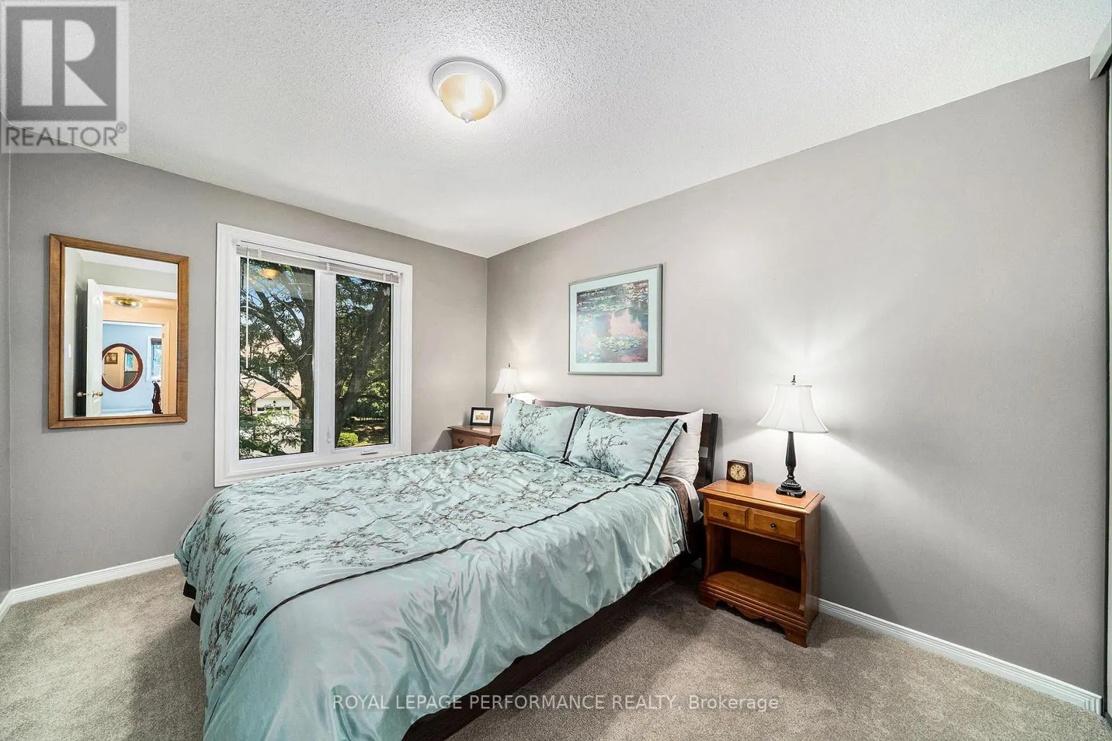 37 WILLWOOD CRESCENT