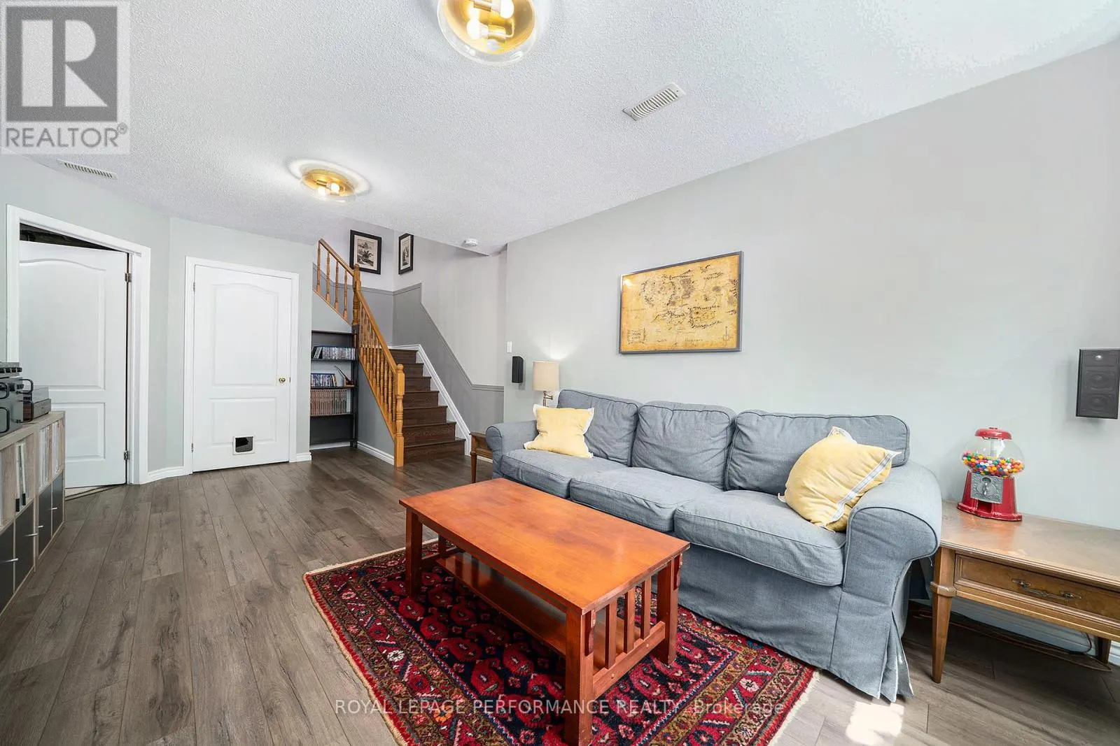 37 WILLWOOD CRESCENT