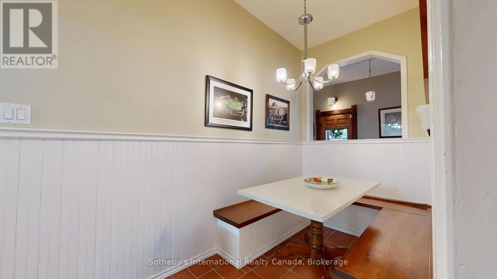A - 103 BRUCE STREET S, #A