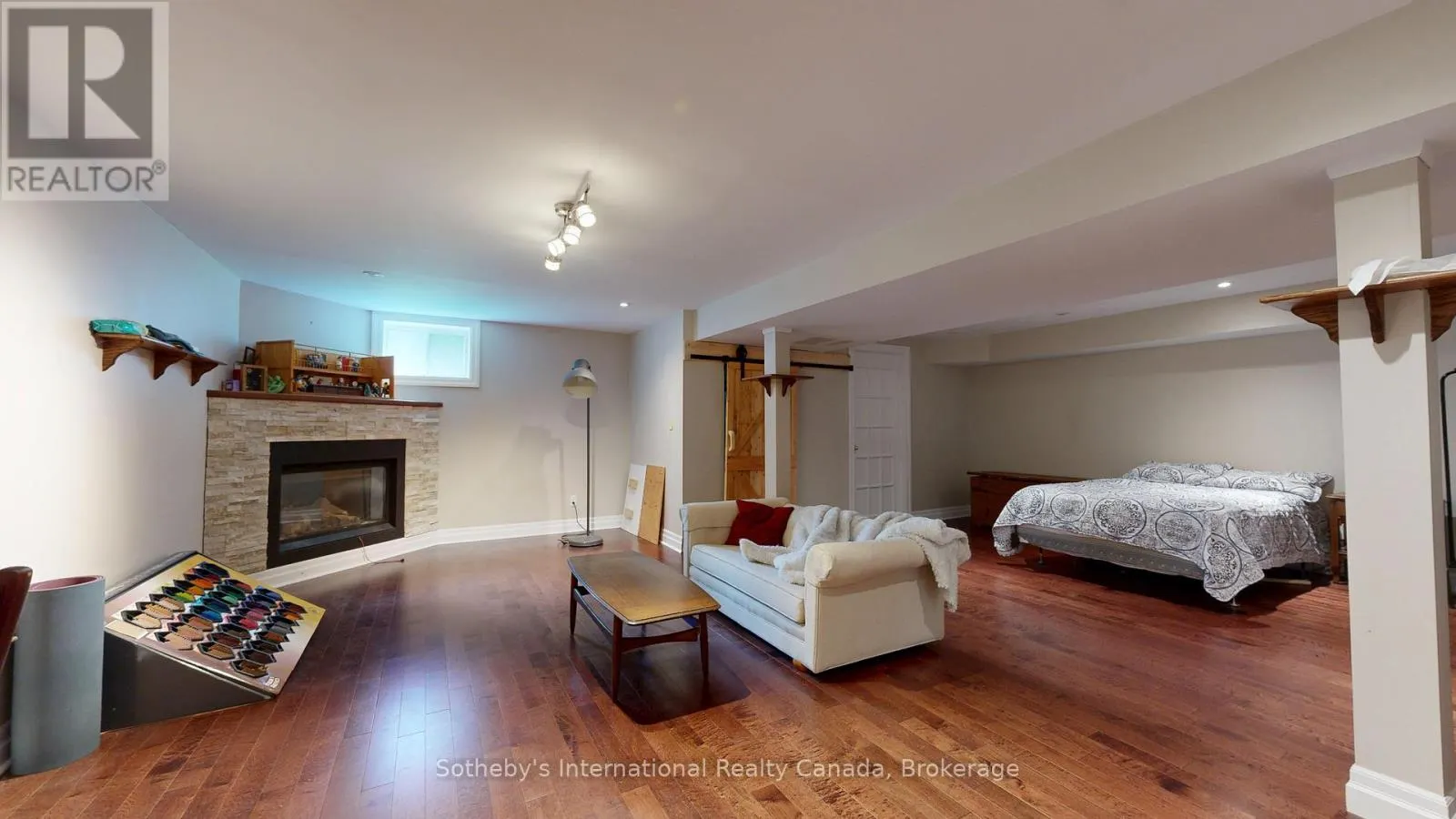 A - 103 BRUCE STREET S, #A