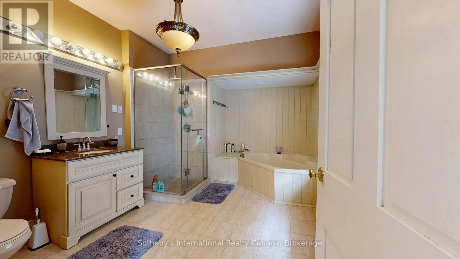 A - 103 BRUCE STREET S, #A