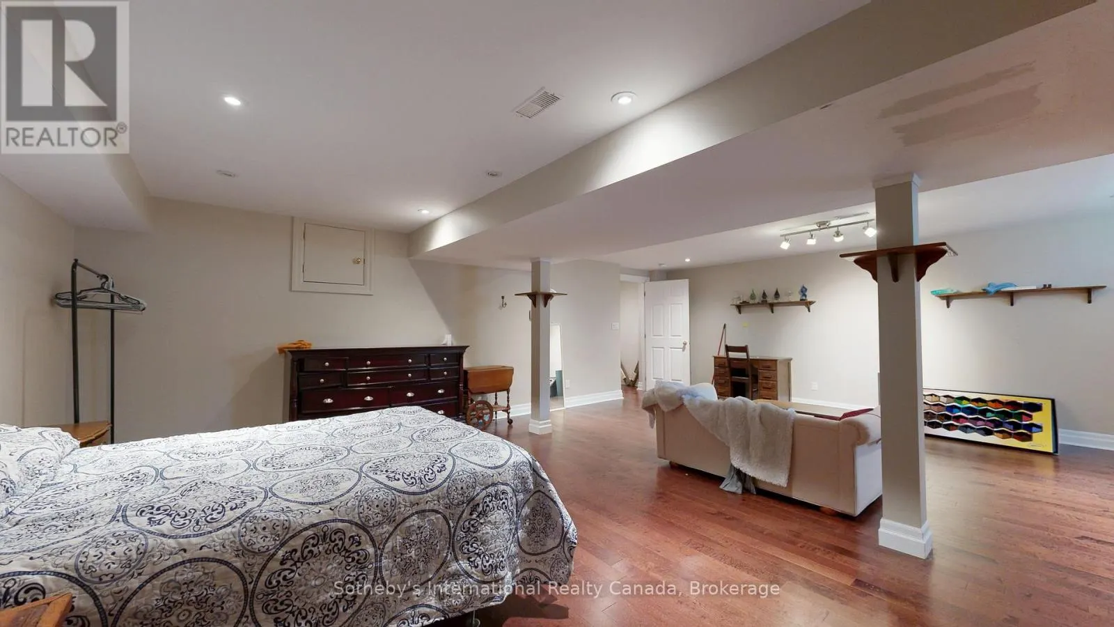 A - 103 BRUCE STREET S, #A