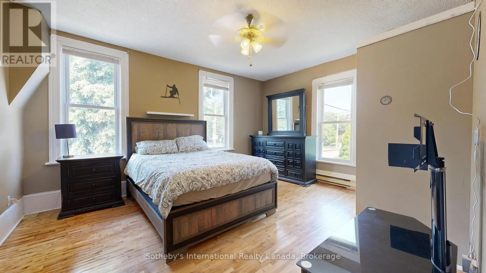 A - 103 BRUCE STREET S, #A