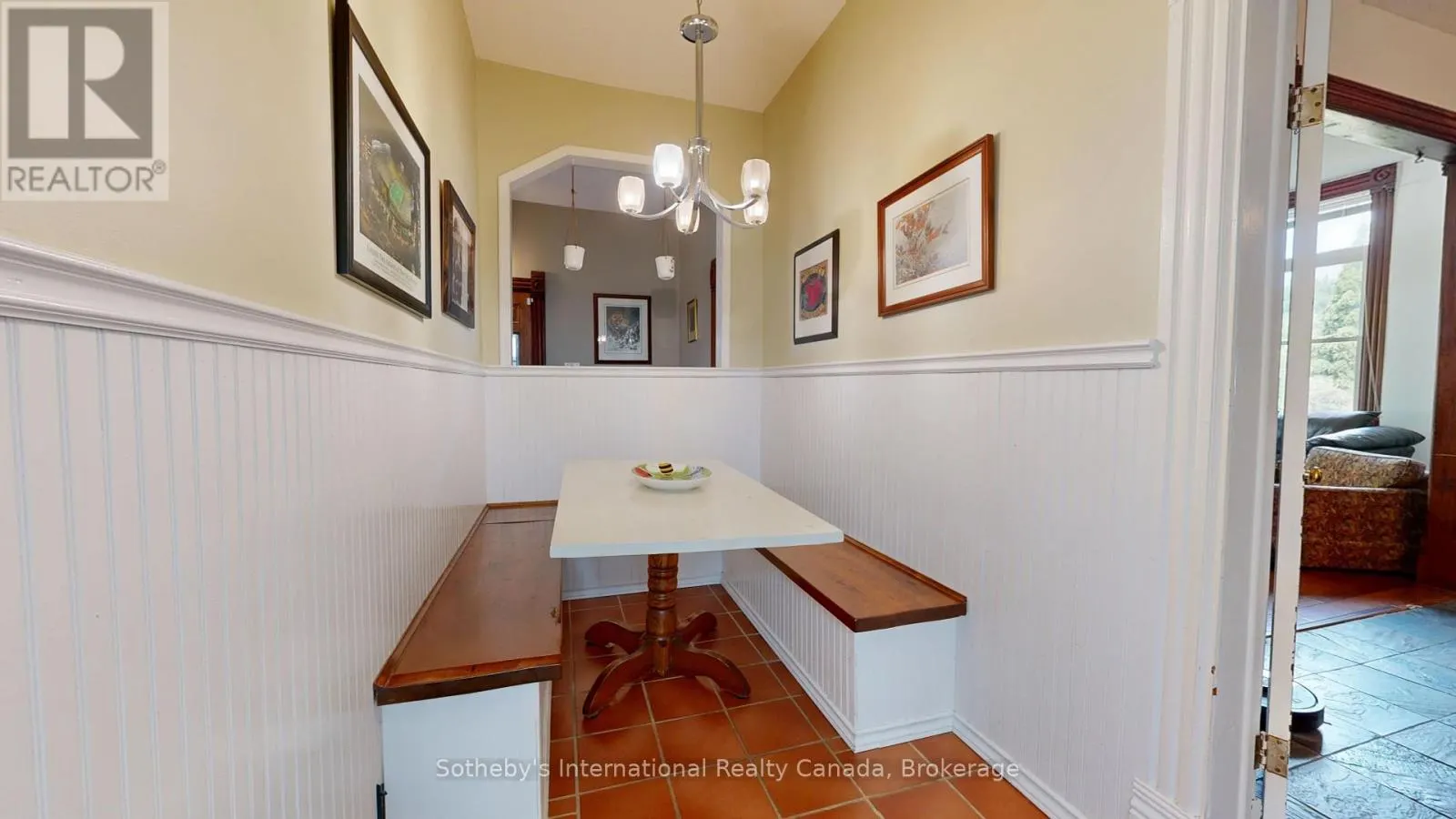 A - 103 BRUCE STREET S, #A