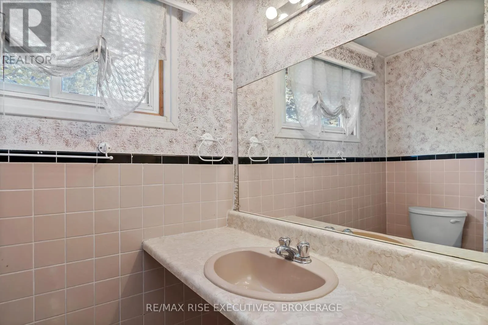 8 - 258 QUEEN MARY ROAD, #8
