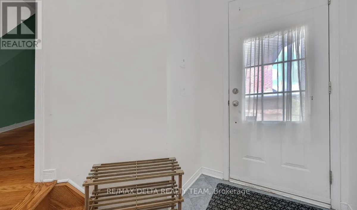 211 DUNTROON CIRCLE
