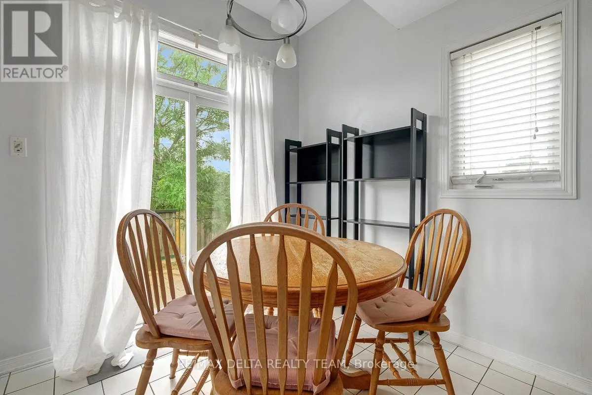211 DUNTROON CIRCLE