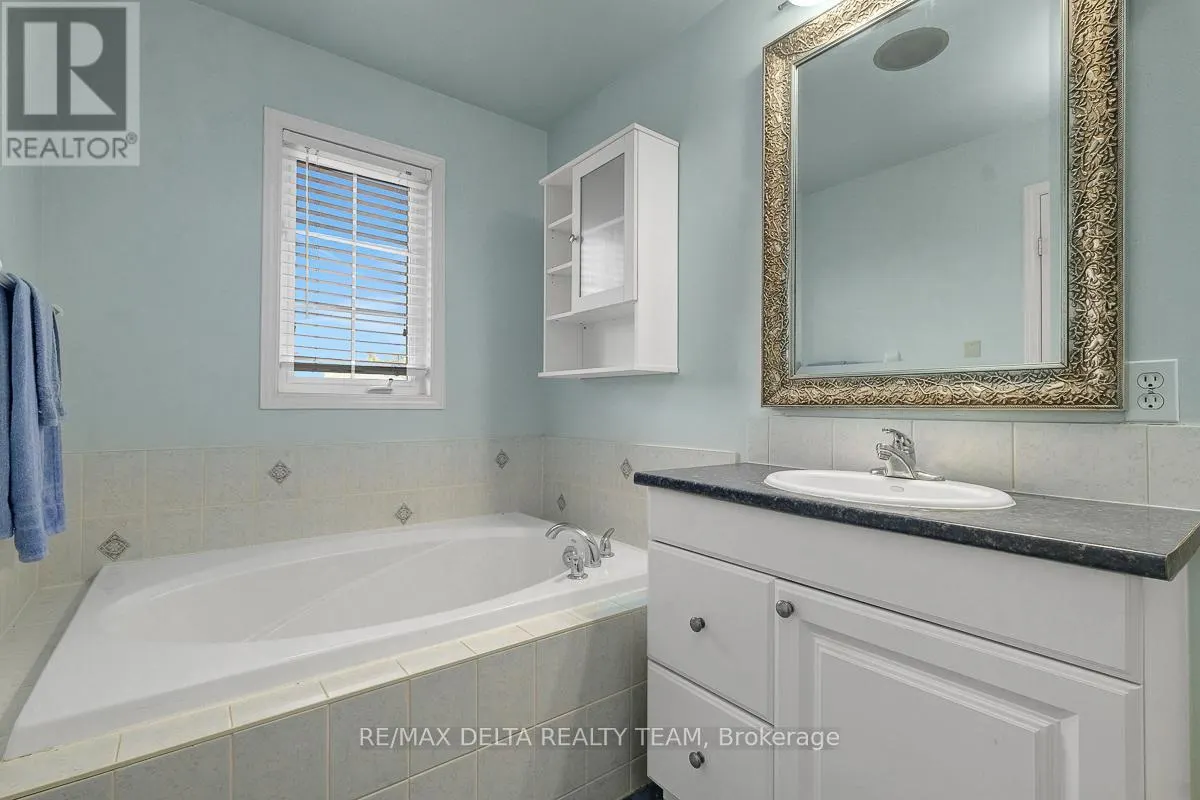 211 DUNTROON CIRCLE