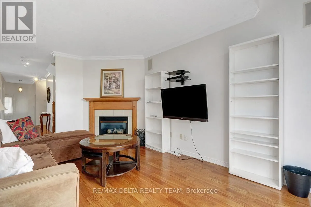 211 DUNTROON CIRCLE