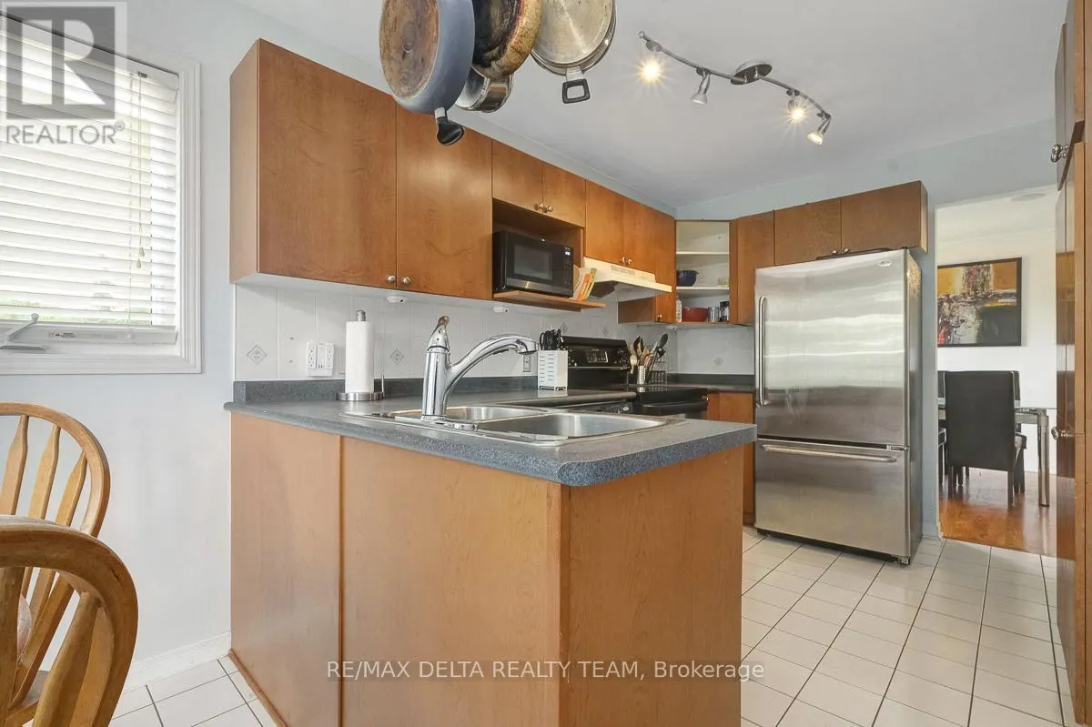 211 DUNTROON CIRCLE