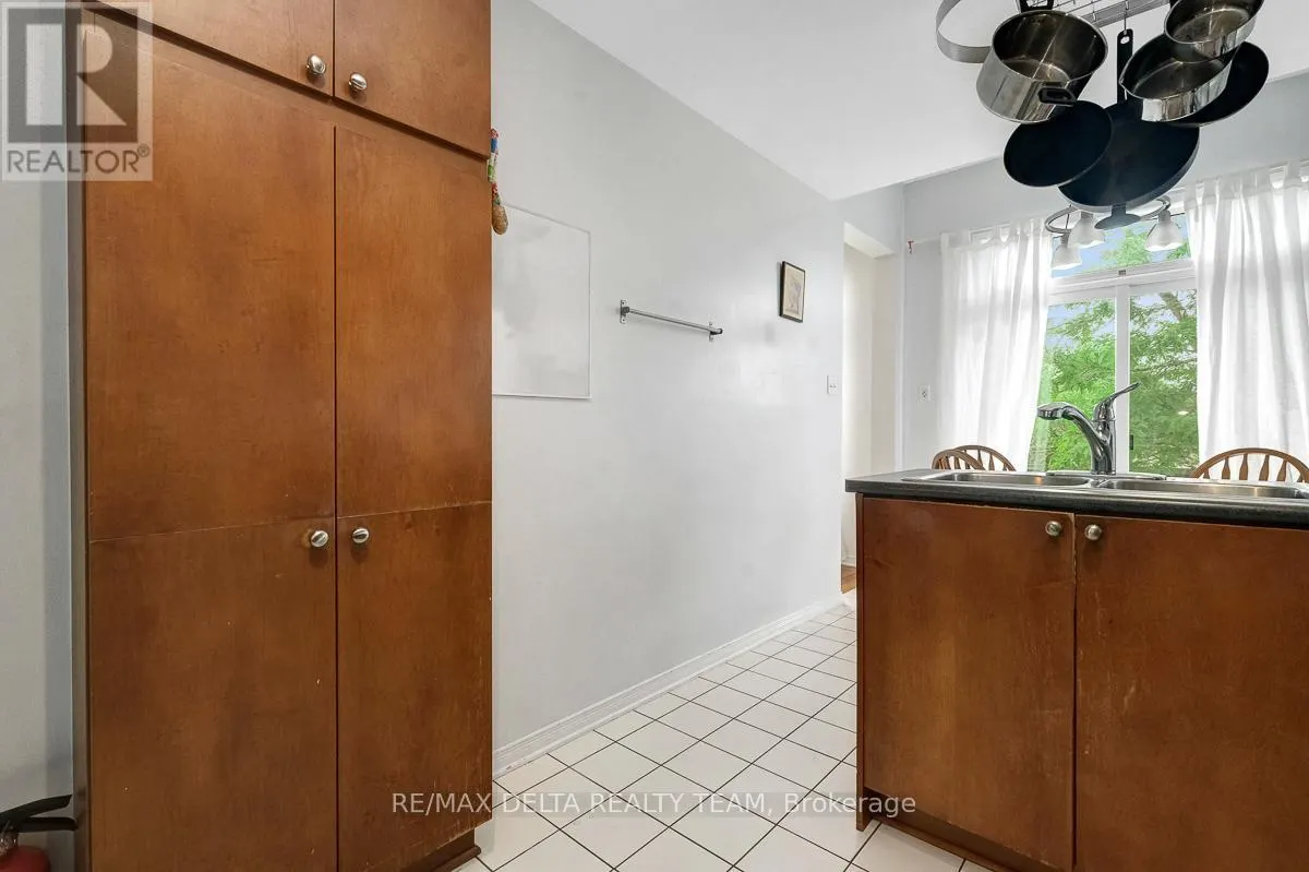 211 DUNTROON CIRCLE
