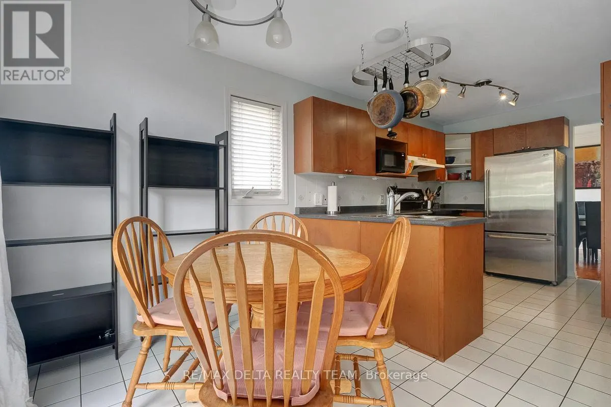 211 DUNTROON CIRCLE