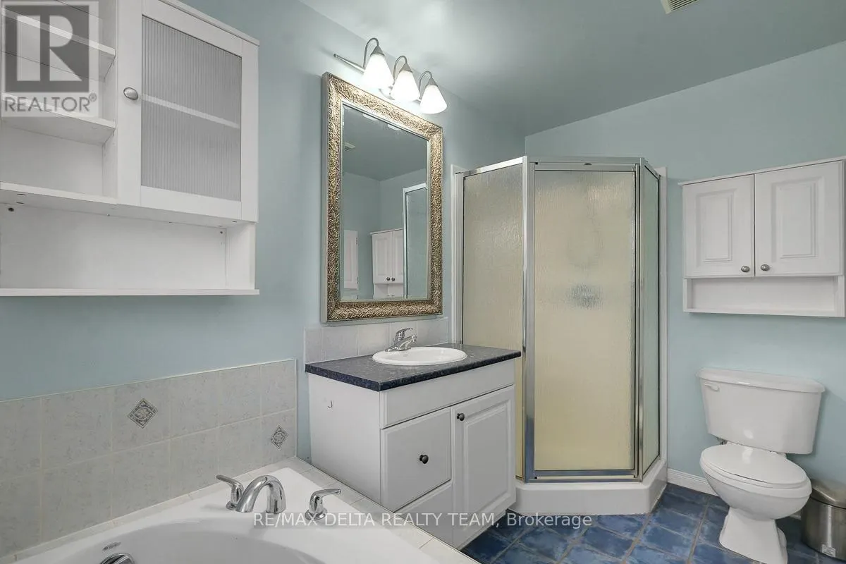 211 DUNTROON CIRCLE