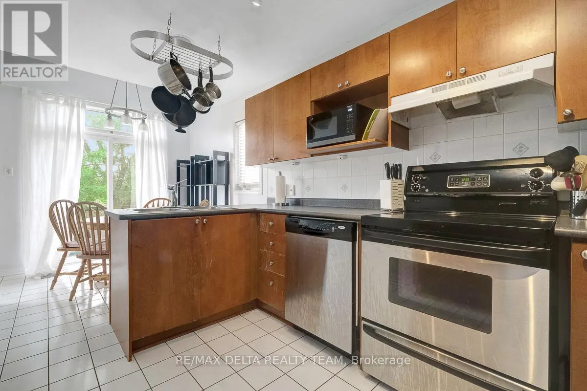 211 DUNTROON CIRCLE