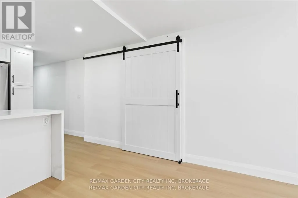 235 LINCOLN ROAD W