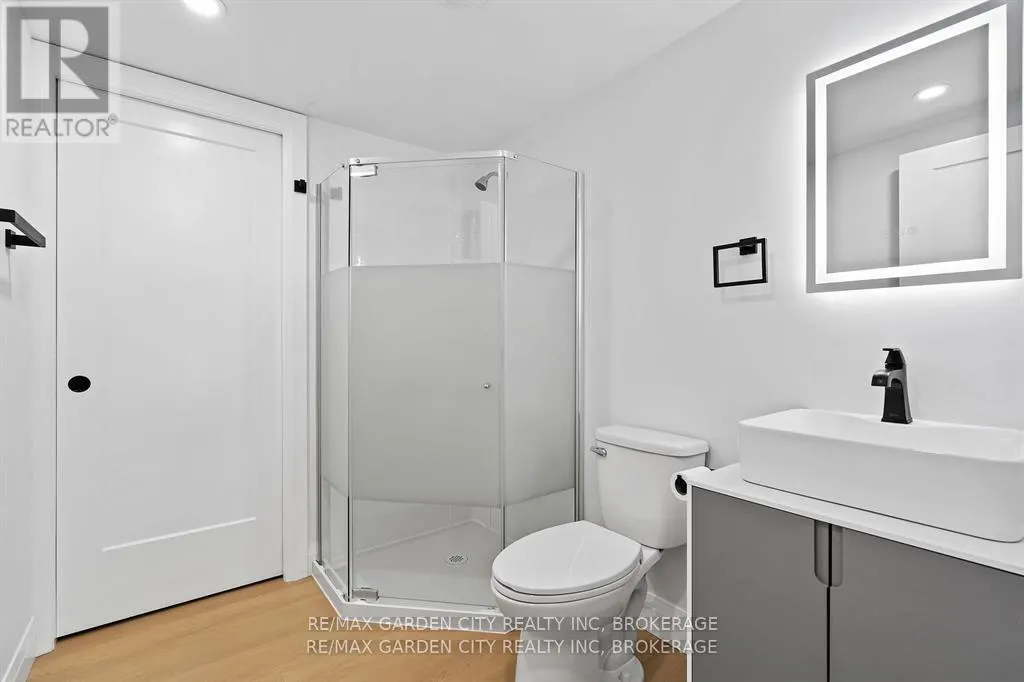 235 LINCOLN ROAD W