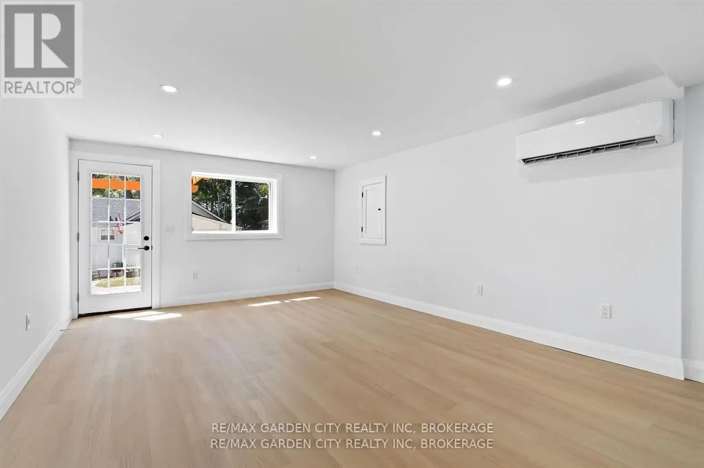 235 LINCOLN ROAD W