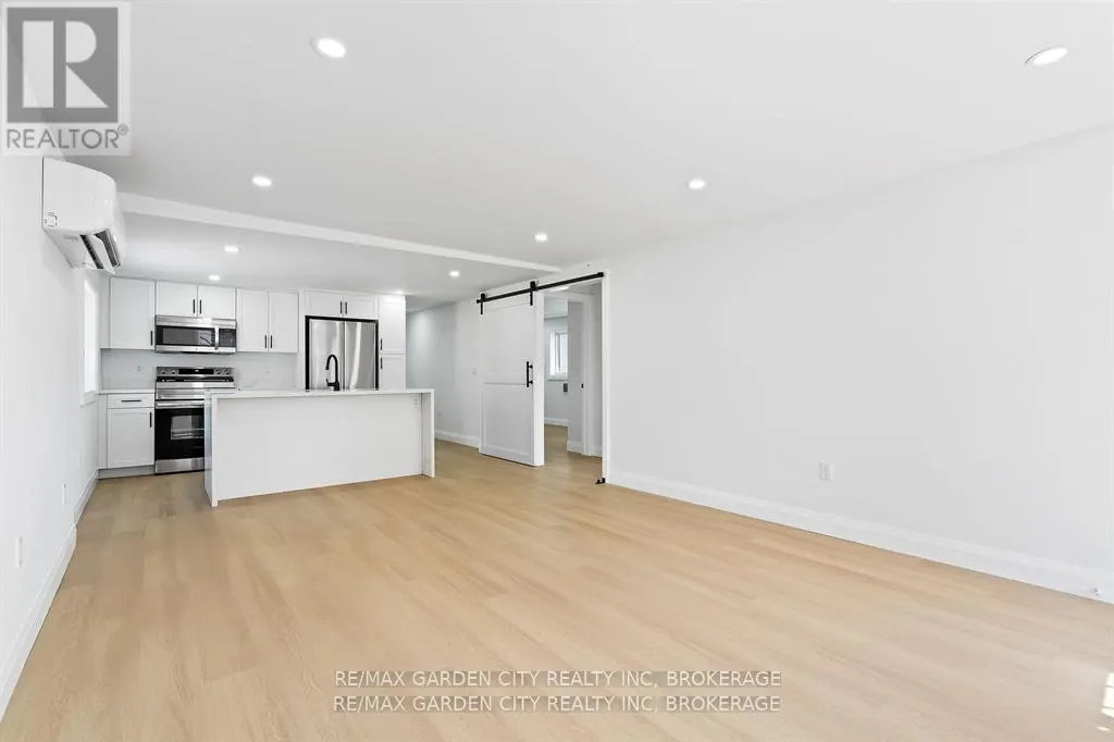 235 LINCOLN ROAD W