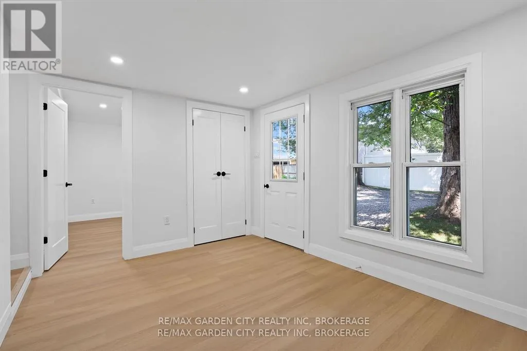 235 LINCOLN ROAD W