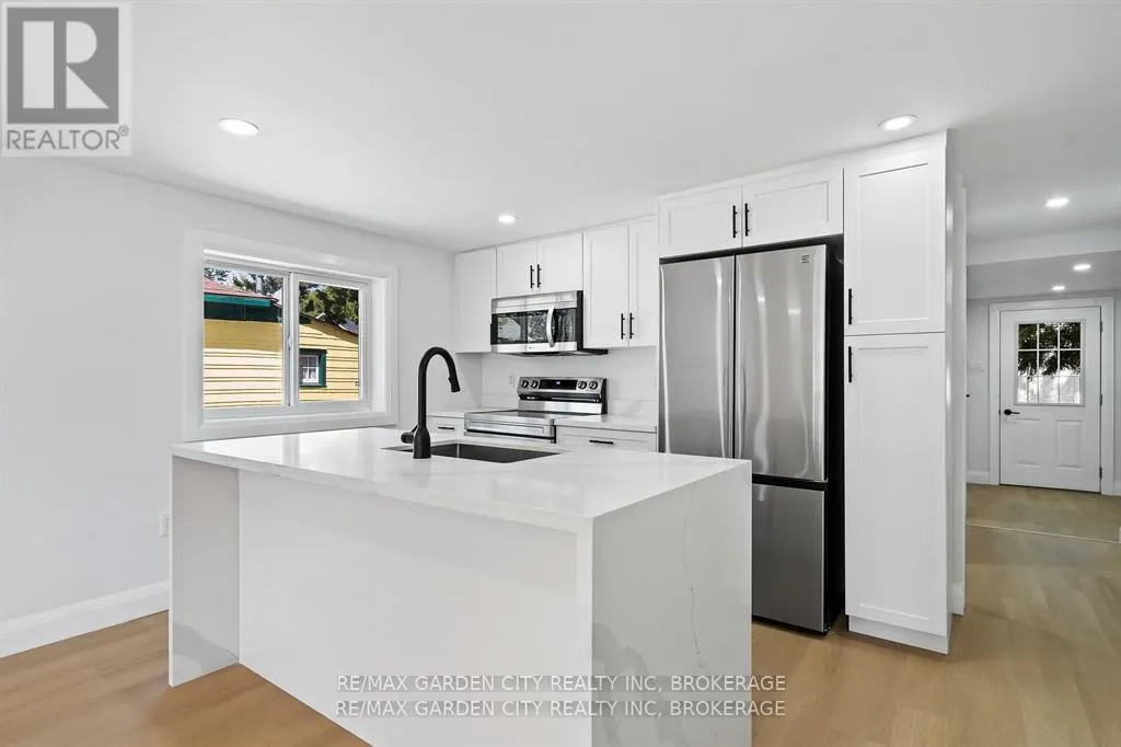 235 LINCOLN ROAD W