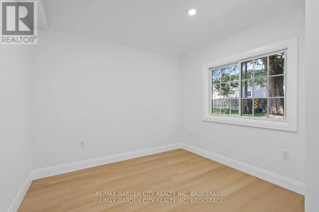 235 LINCOLN ROAD W