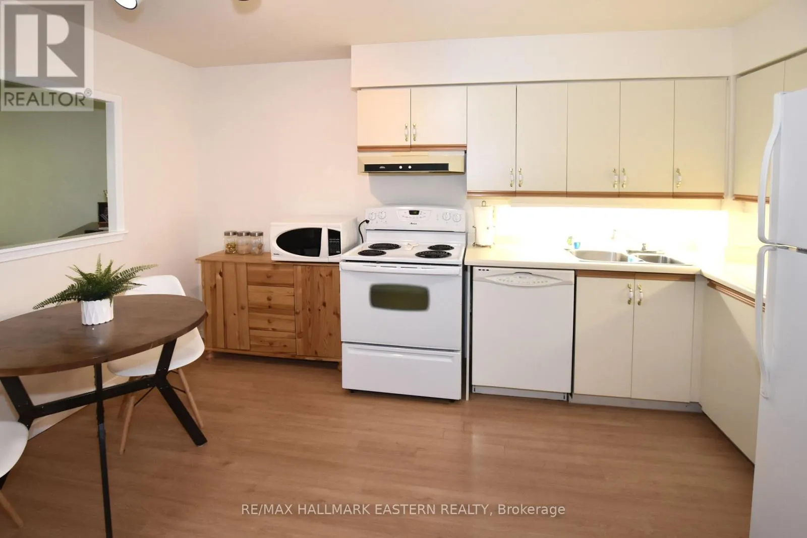 208 - 1111 WATER STREET, #208