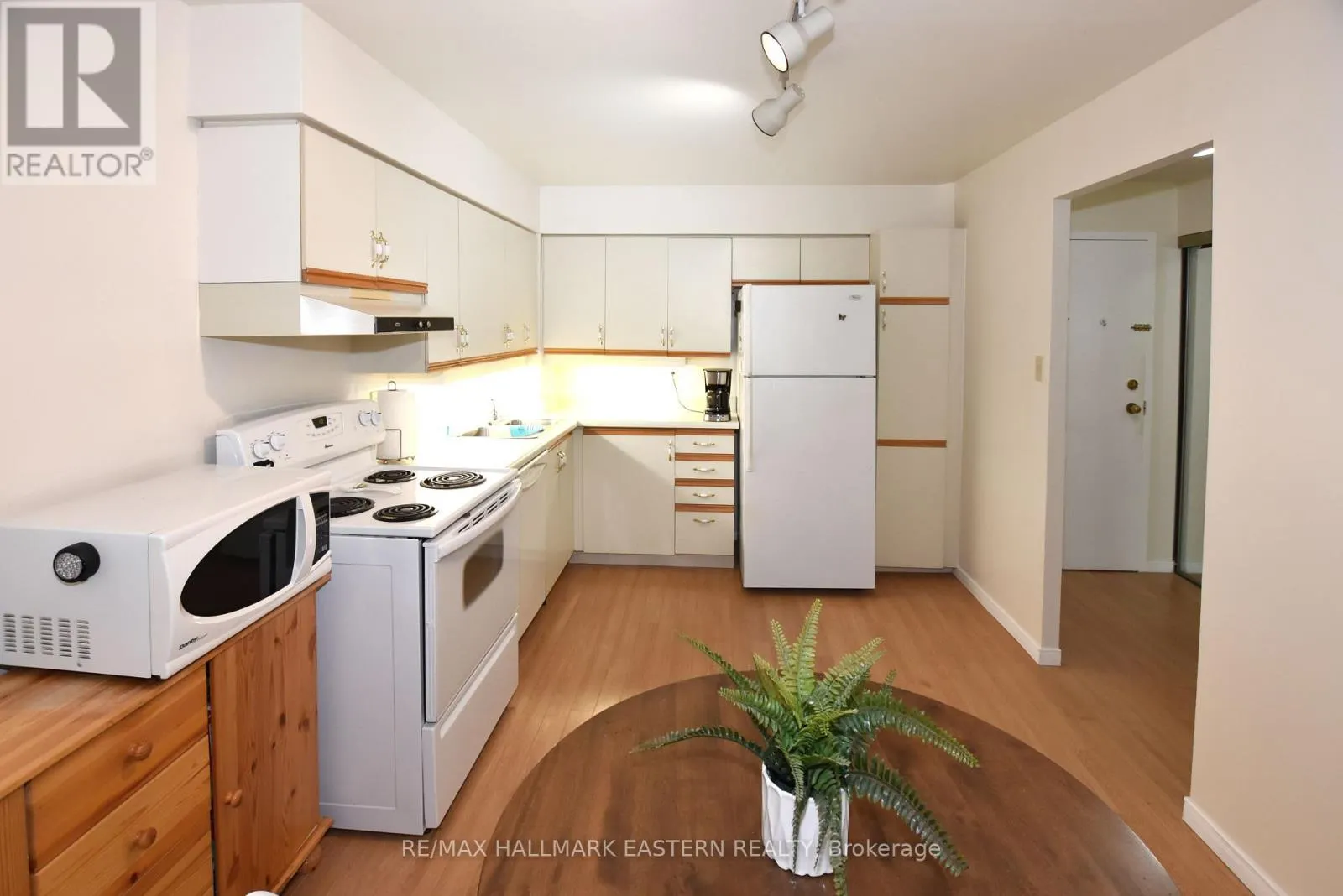 208 - 1111 WATER STREET, #208