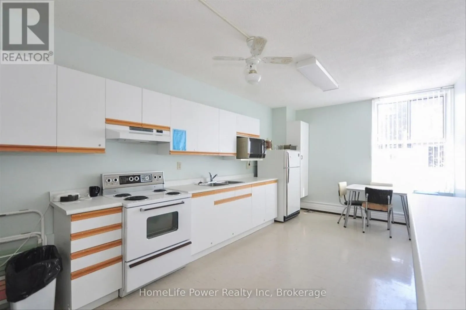 711 - 19 WOODLAWN ROAD E, #711