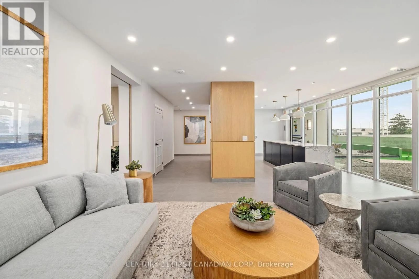 906 - 4286 KING STREET, #906