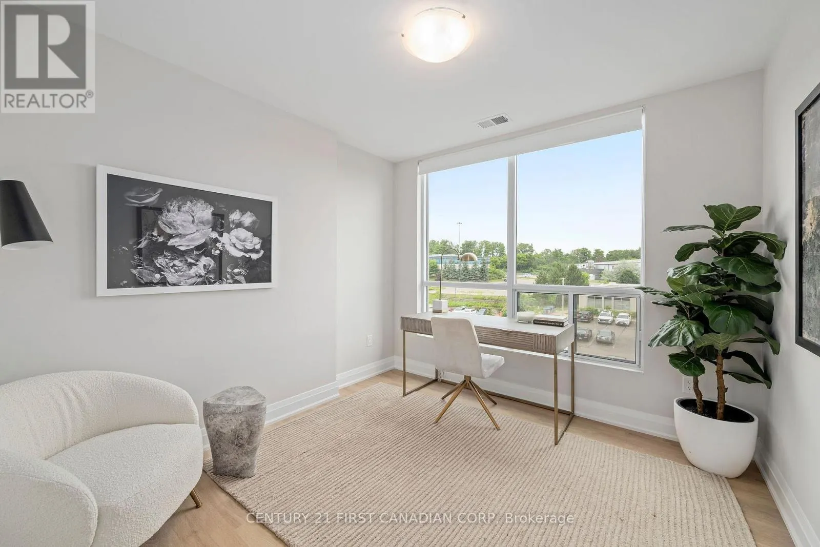 906 - 4286 KING STREET, #906