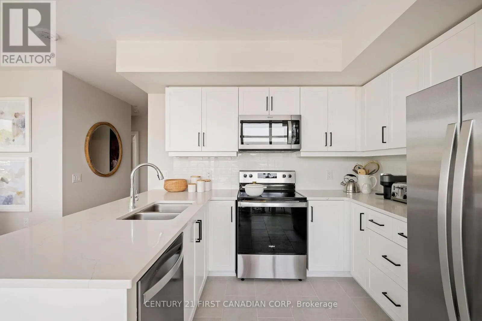 906 - 4286 KING STREET, #906
