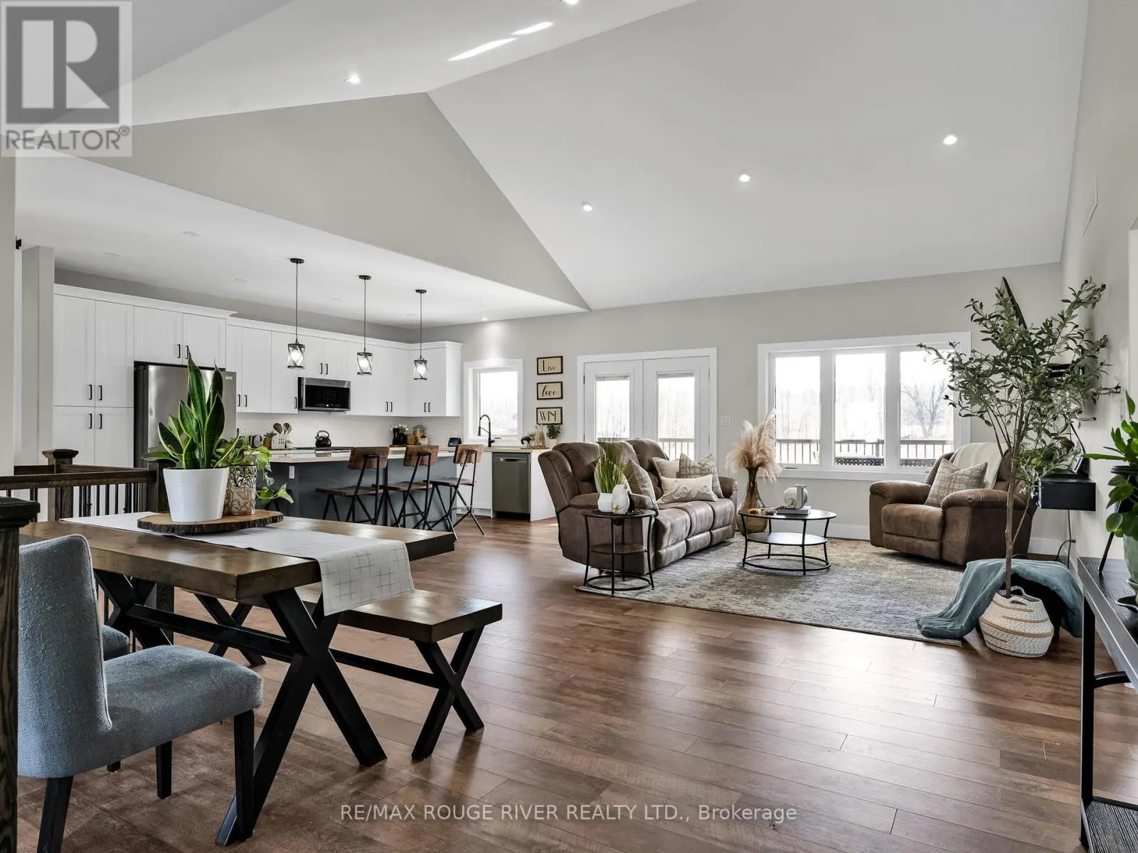 298 TOBACCO ROAD