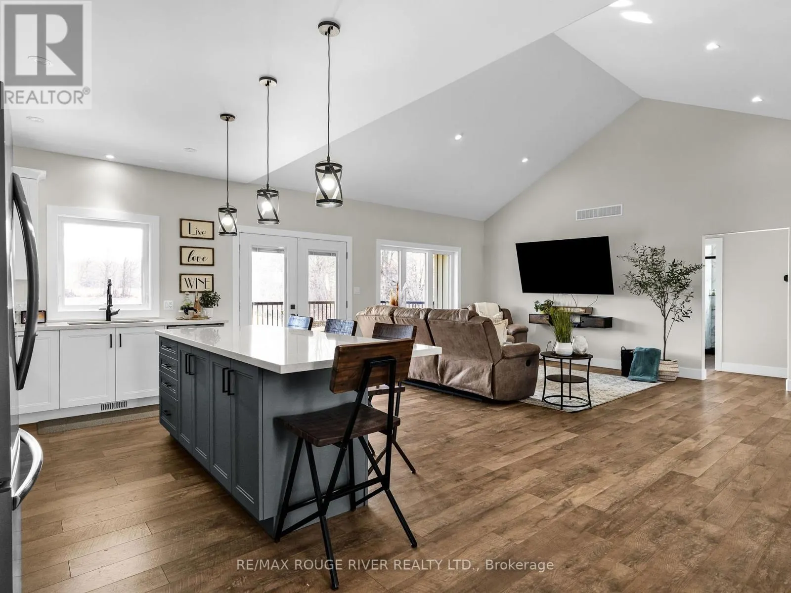 298 TOBACCO ROAD