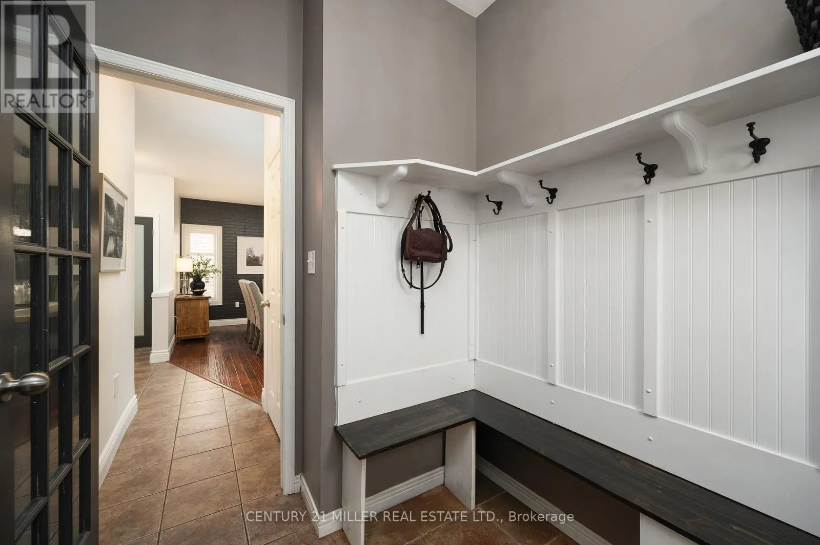 54 HICKORY CRESCENT