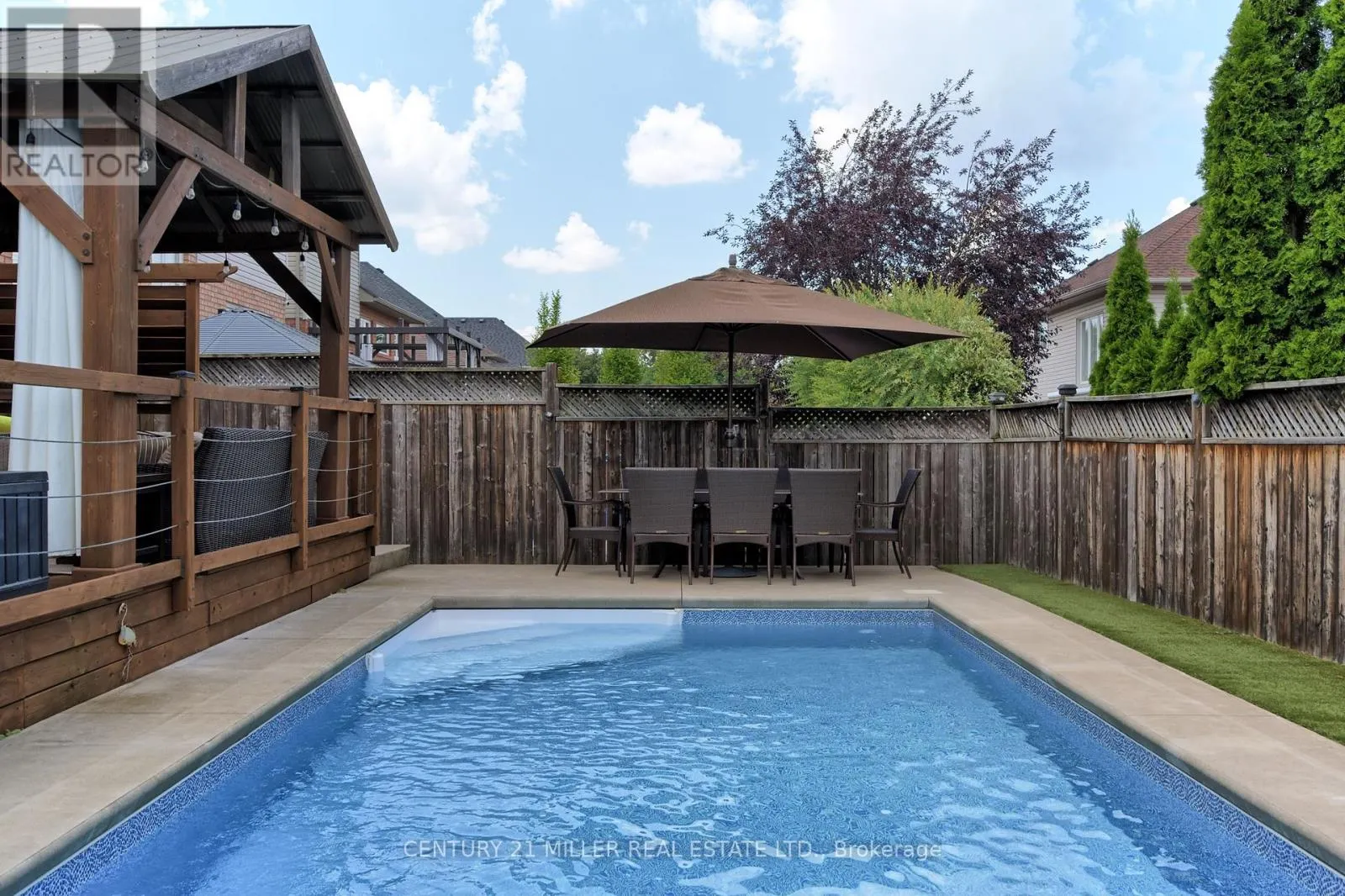 54 HICKORY CRESCENT