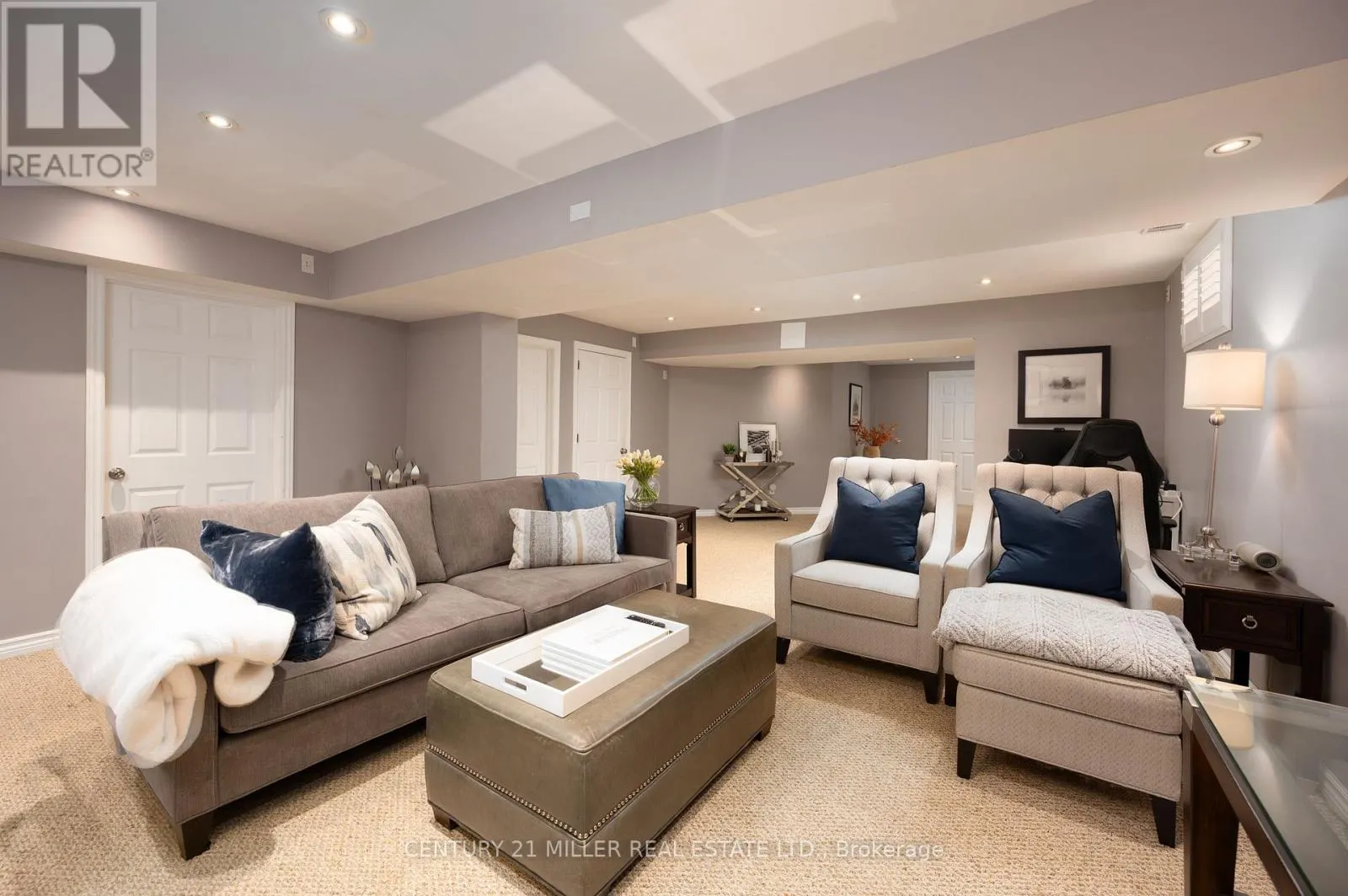 54 HICKORY CRESCENT