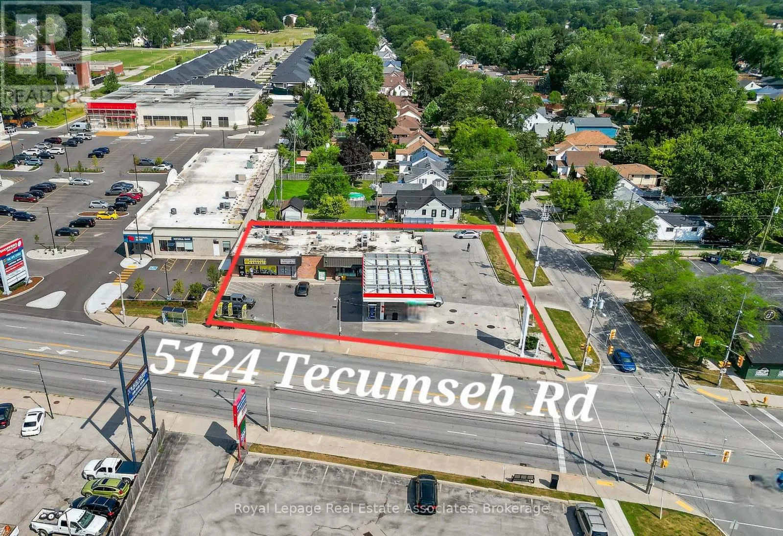 5124 TECUMSEH ROAD E