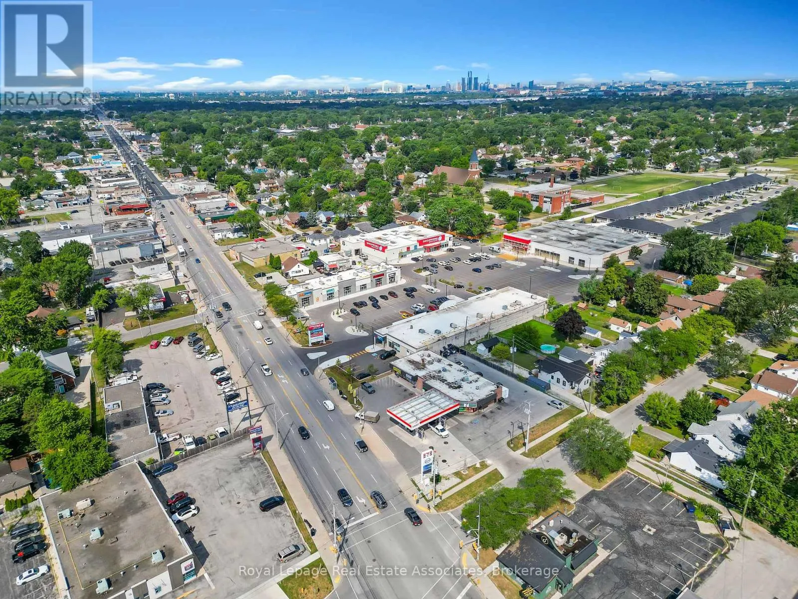 5124 TECUMSEH ROAD E